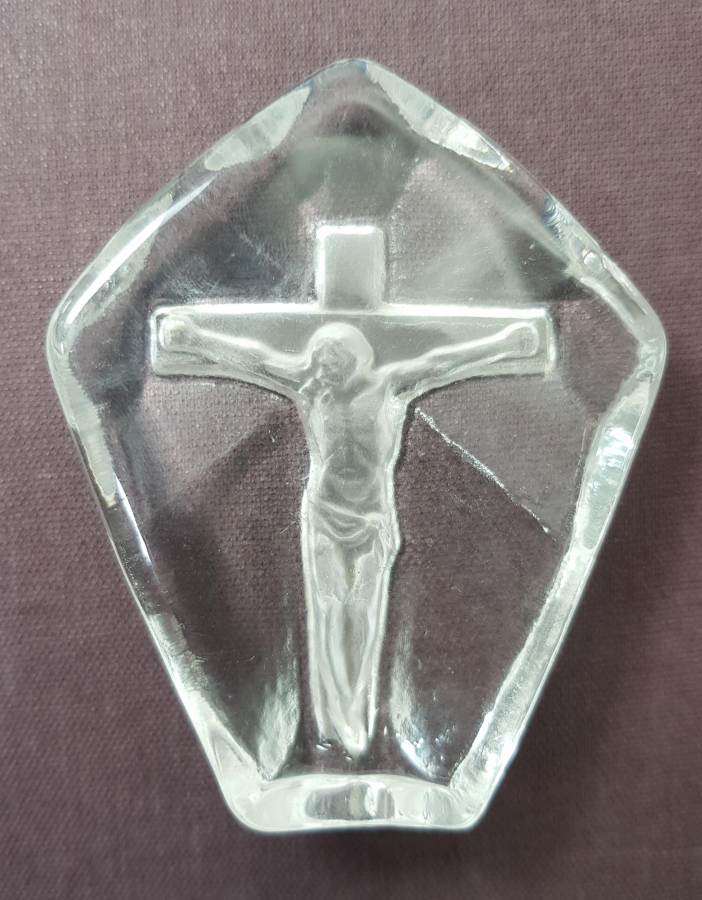 KRİSTAL CAM İÇİNDE HAZRETİ İSA HEYKELİ 