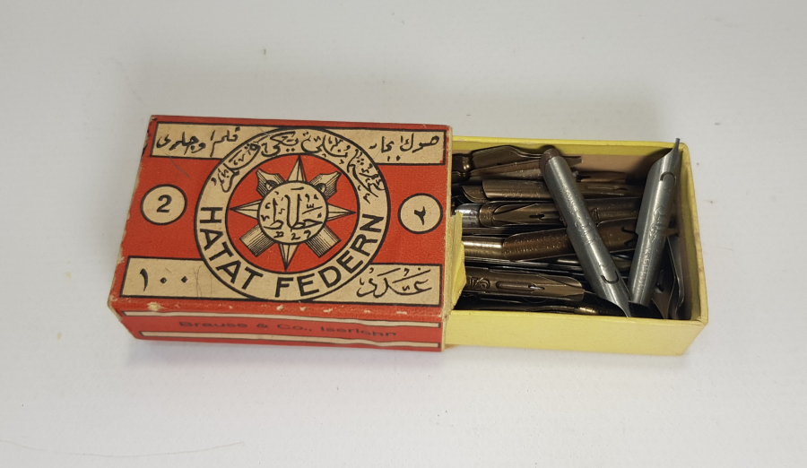 OSMANLICA YAZILI KUTUSUNDA HATTAT DİVİT UÇLARI 