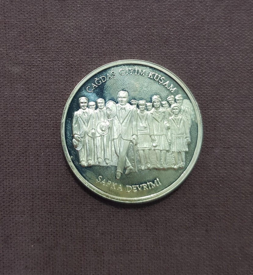 T.C. 75. YILI ŞAPKA DEVRİMİ ATATÜRK'LÜ GÜMÜŞ HATIRA PARA