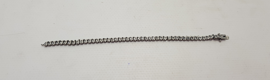 ZİRKON TAŞLARLA SÜSLÜ GÜMÜŞ BİLEKLİK 