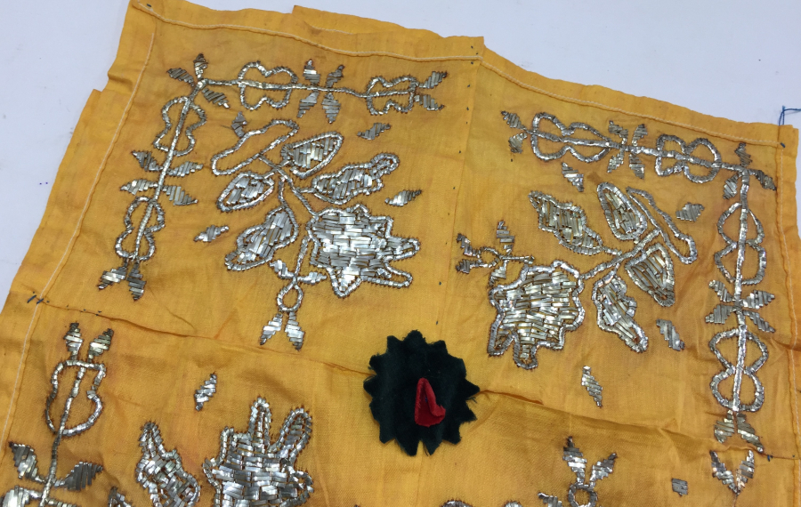 GÜMÜŞ TEL KIRMA İŞÇİLİKLİ AÇILMAMIŞ MENDİL