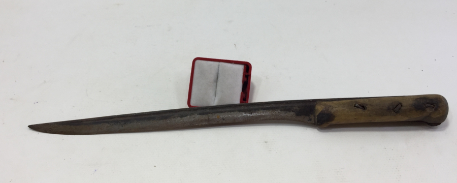 OSMANLI DÖNEMİ ÜZERİNDE AY YILDIZ MOTİFLERİ BULUNAN KUŞAK KAMASI