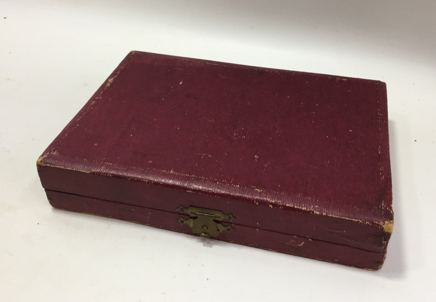 ORJİNAL KUTUSUNDA 1900 BAŞLARI KATALİN MAKYAJ SETİ