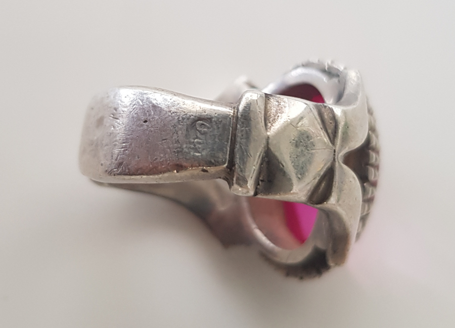 ESKİ İRAN DAMGALI BÜYÜK BOY YAKUT TAŞLI GÜMÜŞ ERKEK YÜZÜĞÜ