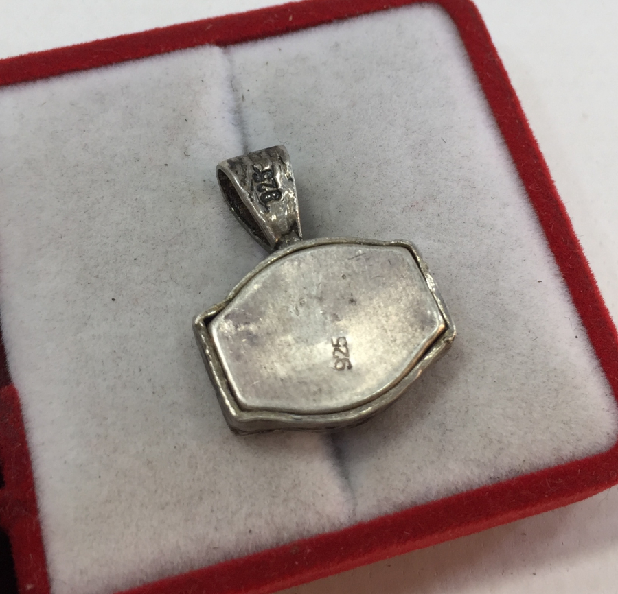 İÇİNDE AYET EL KÜRSİ BULUNAN GÜMÜŞ KOLYE MUSKA