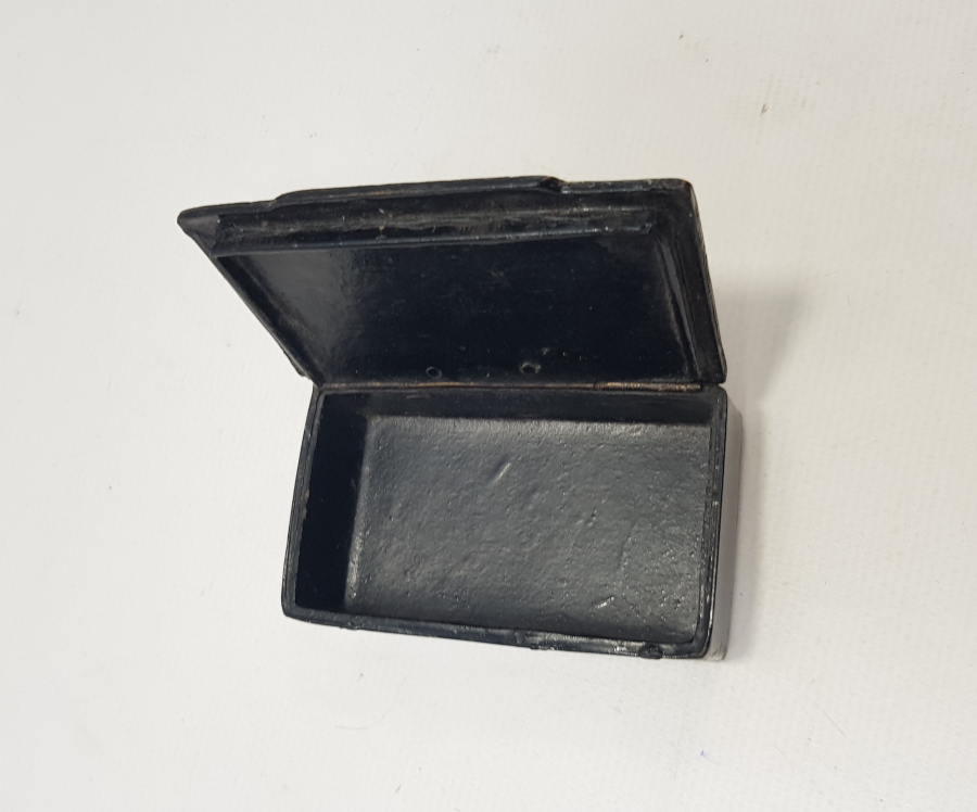 OSMANLI DÖNEMİ AY YILDIZ BAYRAK RESİMLİ PAPIER MACHE KUTU 