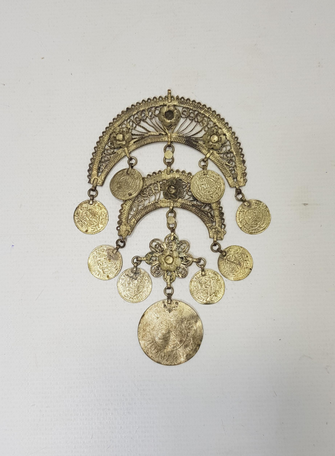 OSMANLI DÖNEMİ PARALARLA SÜSLÜ HİLAL FORMLU GÜMÜŞ KOLYE UCU 