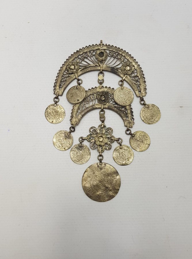 OSMANLI DÖNEMİ PARALARLA SÜSLÜ HİLAL FORMLU GÜMÜŞ KOLYE UCU 