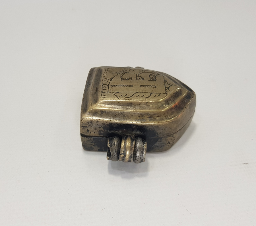 OSMANLI DÖNEMİ SAVAŞLARDA SANCAĞA TAKILAN KABE TOPRAĞI MUHAFAZASI