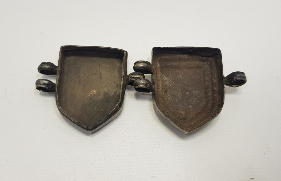 OSMANLI DÖNEMİ SAVAŞLARDA SANCAĞA TAKILAN KABE TOPRAĞI MUHAFAZASI