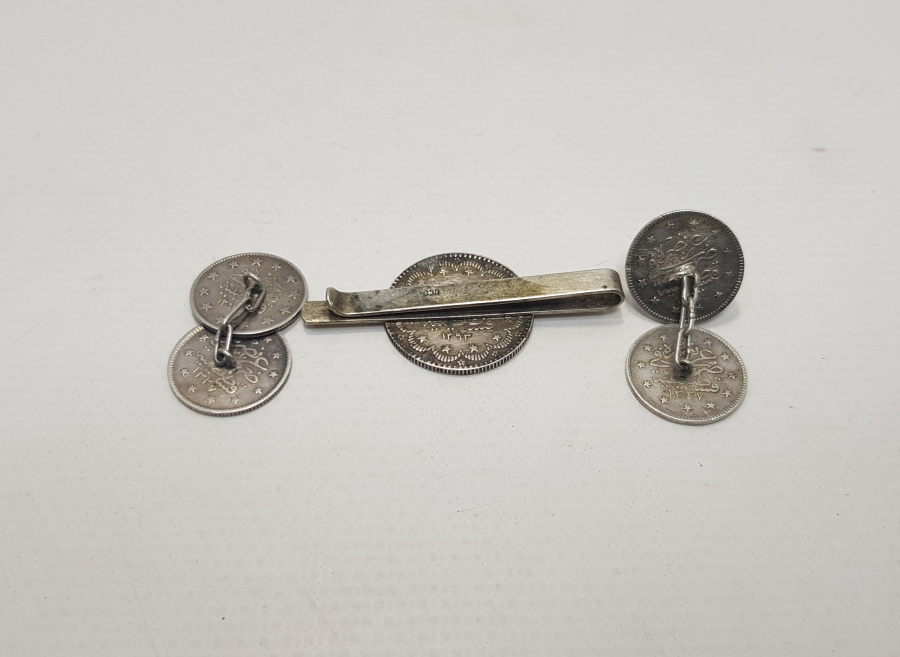 OSMANLI GÜMÜŞ PARALARDAN YAPILMIŞ KRAVAT İĞNESİ VE KOL DÜĞMELERİ 