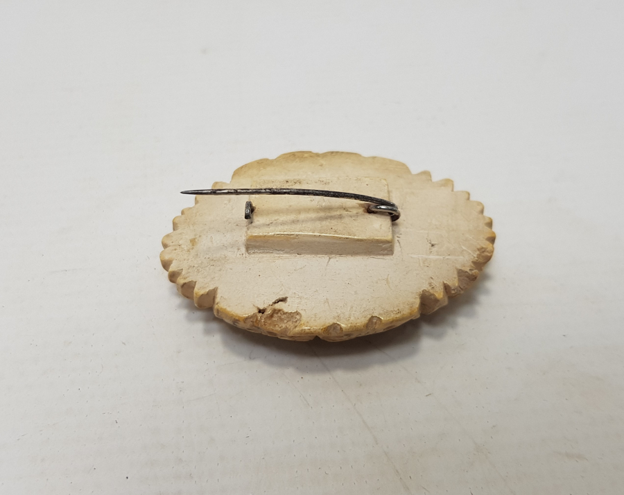 ÇİÇEK FORMLU BROŞ