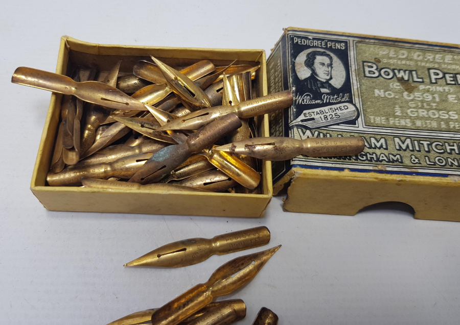 KUTUSUNDA HATTAT DİVİT UÇLARI 