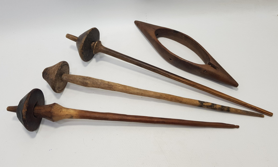 MEKİK VE KİRMANLAR... AHŞAP DOKUMA ALETLERİ