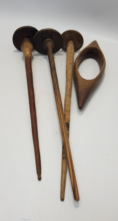 MEKİK VE KİRMANLAR... AHŞAP DOKUMA ALETLERİ