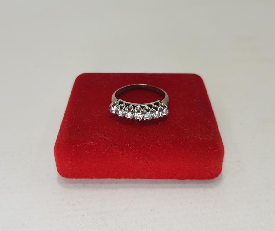 YEDİTAŞ PIRLANTA YÜZÜK 