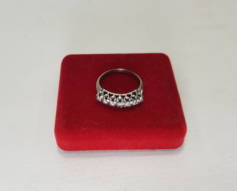 YEDİTAŞ PIRLANTA YÜZÜK 