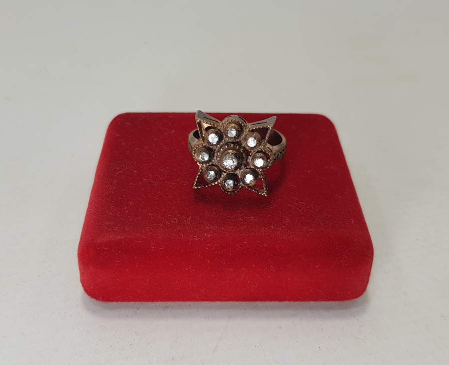 YILDIZ FORMLU ELMAS YÜZÜK 