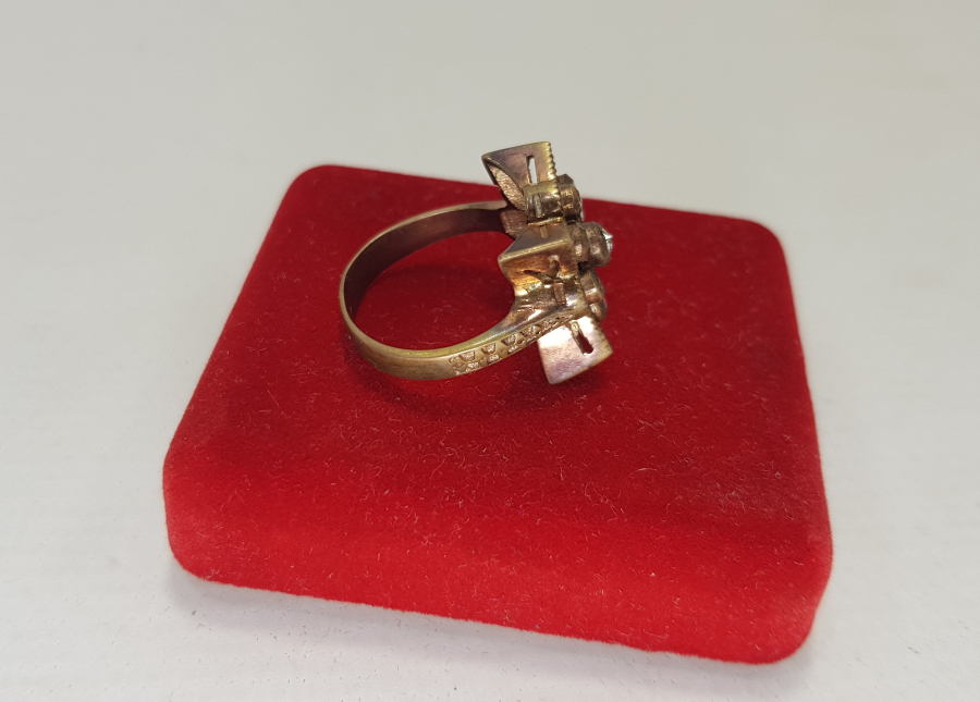 YILDIZ FORMLU ELMAS YÜZÜK 