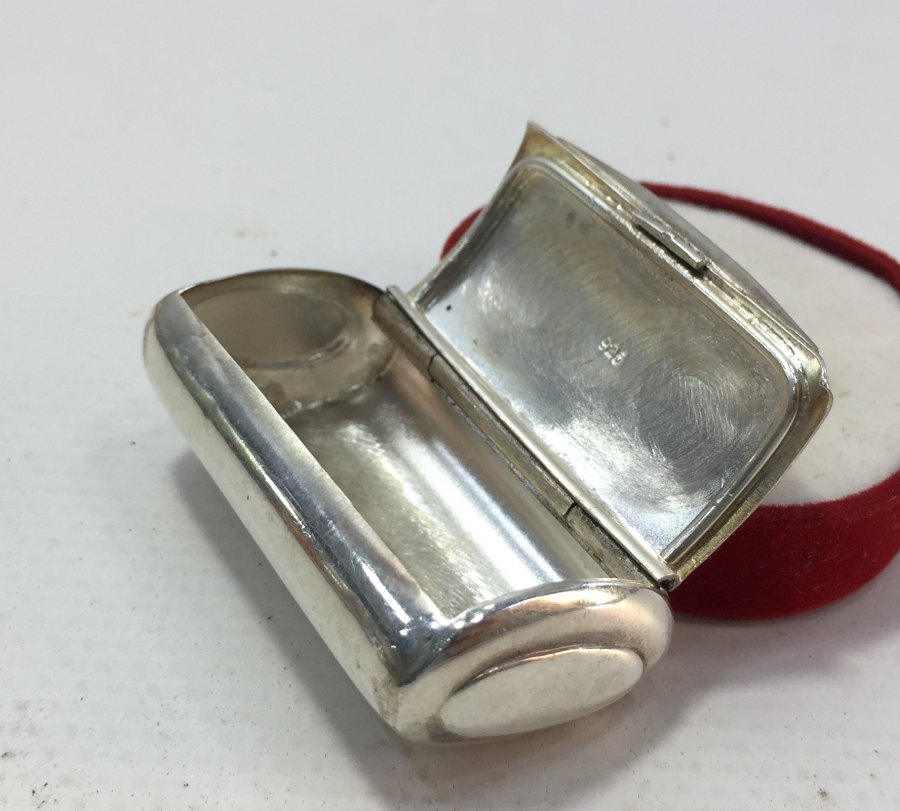 ÜZERİ KALEM İŞÇİLİKLİ ÖZEL YAPIM GÜMÜŞ ENFİYE KUTUSU