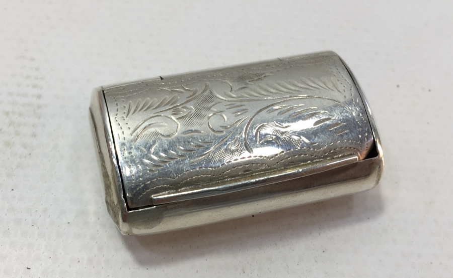 ÜZERİ KALEM İŞÇİLİKLİ ÖZEL YAPIM GÜMÜŞ ENFİYE KUTUSU