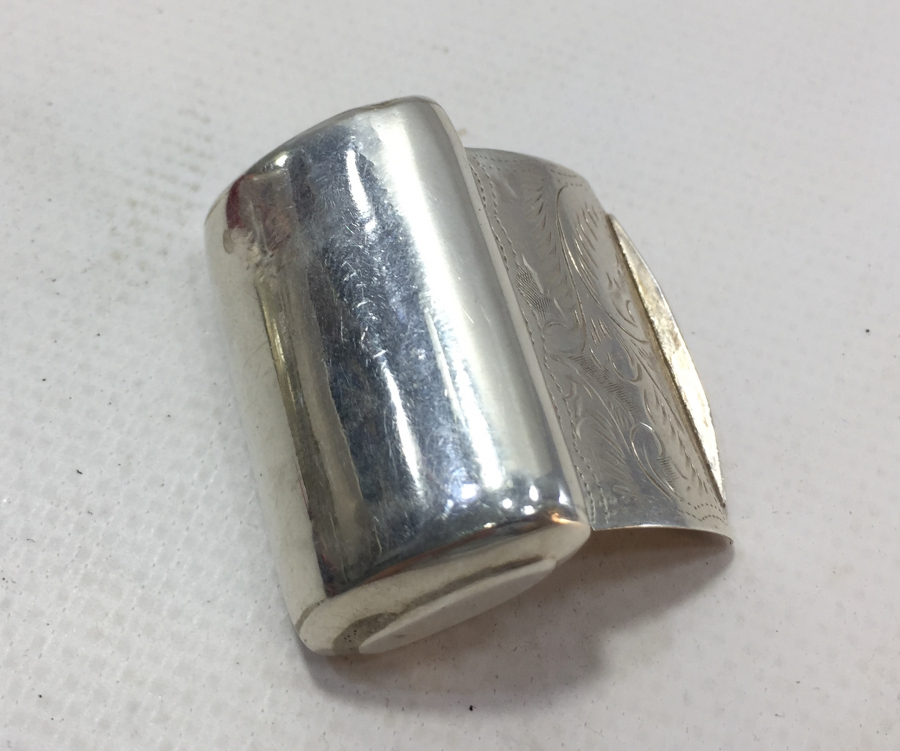 ÜZERİ KALEM İŞÇİLİKLİ ÖZEL YAPIM GÜMÜŞ ENFİYE KUTUSU