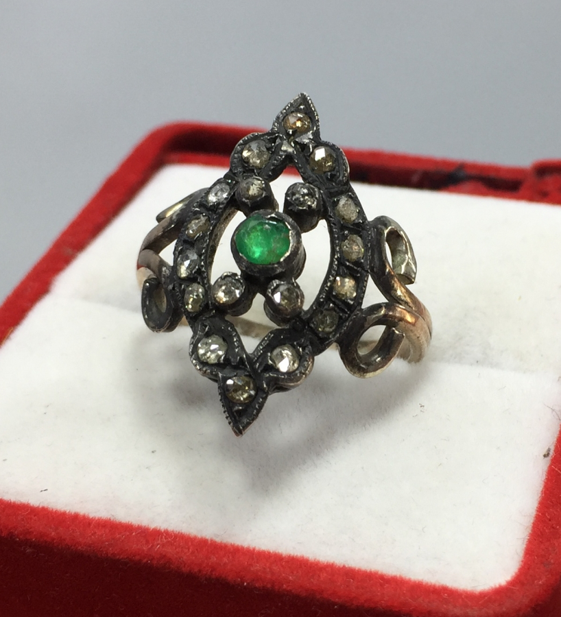 ELMAS VE YAKUT TAŞLARDAN OLUŞAN ANTİKA YÜZÜK