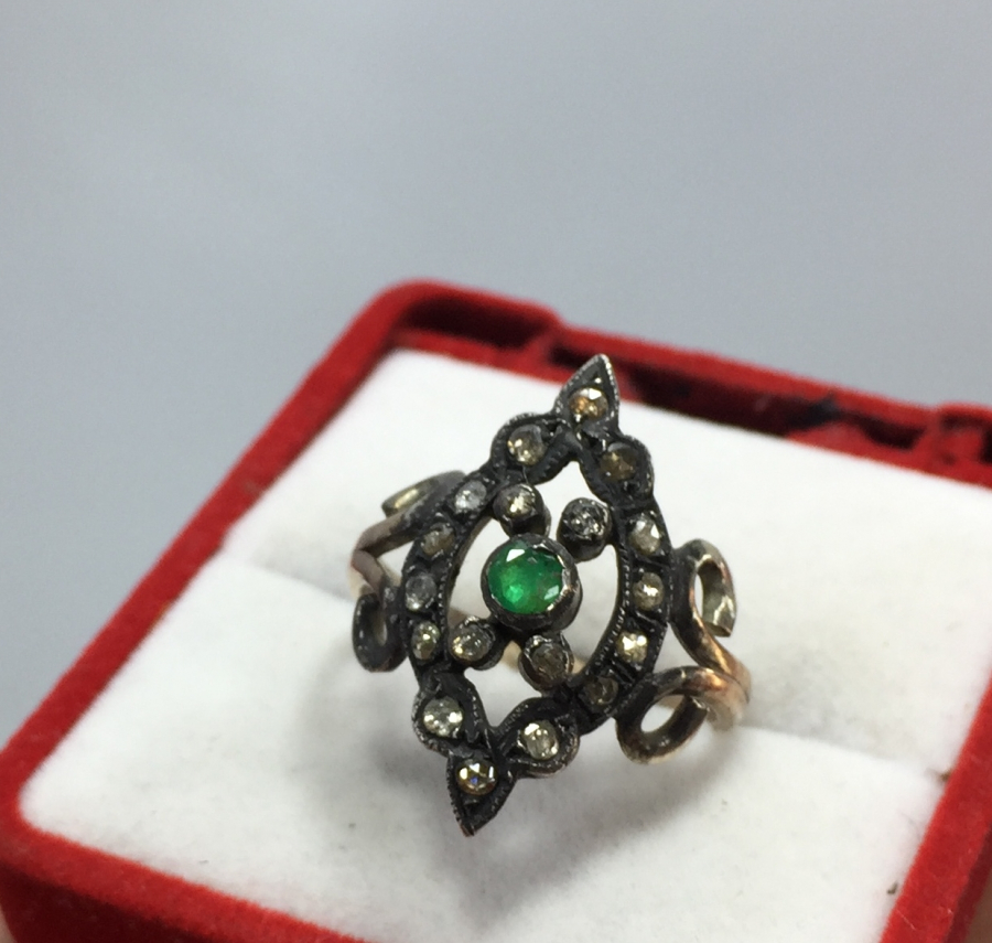 ELMAS VE YAKUT TAŞLARDAN OLUŞAN ANTİKA YÜZÜK