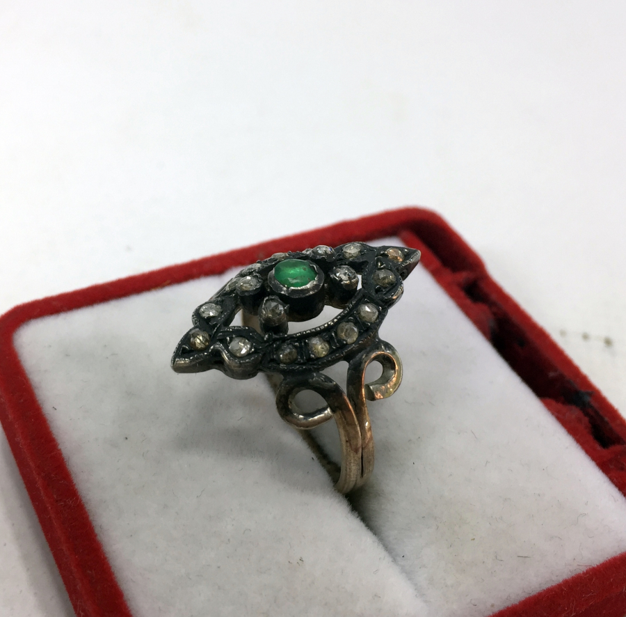 ELMAS VE YAKUT TAŞLARDAN OLUŞAN ANTİKA YÜZÜK