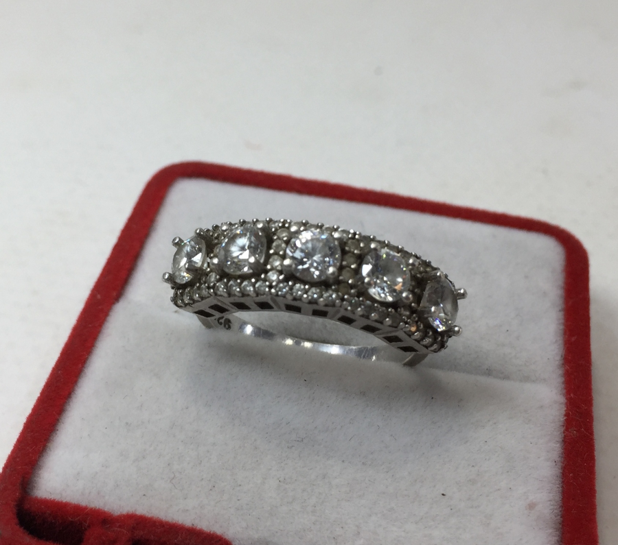 GÜMÜŞ SIRA TAŞLI YÜZÜK