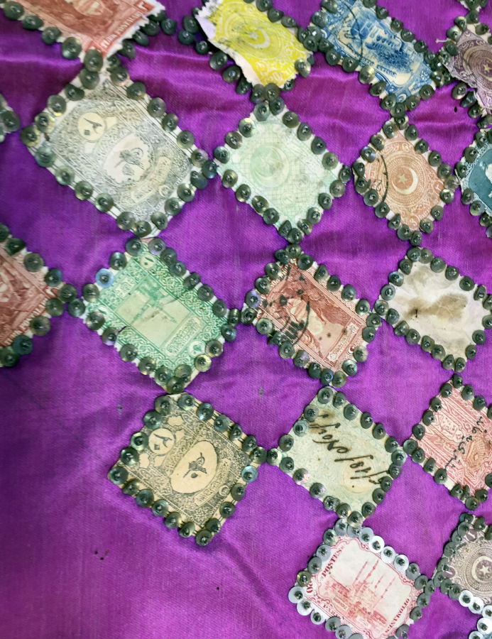 OSMANLI DÖNEMİ İPEK ÜZERİNE PULLARDAN YAPILMIŞ AY YILDIZLI PANO