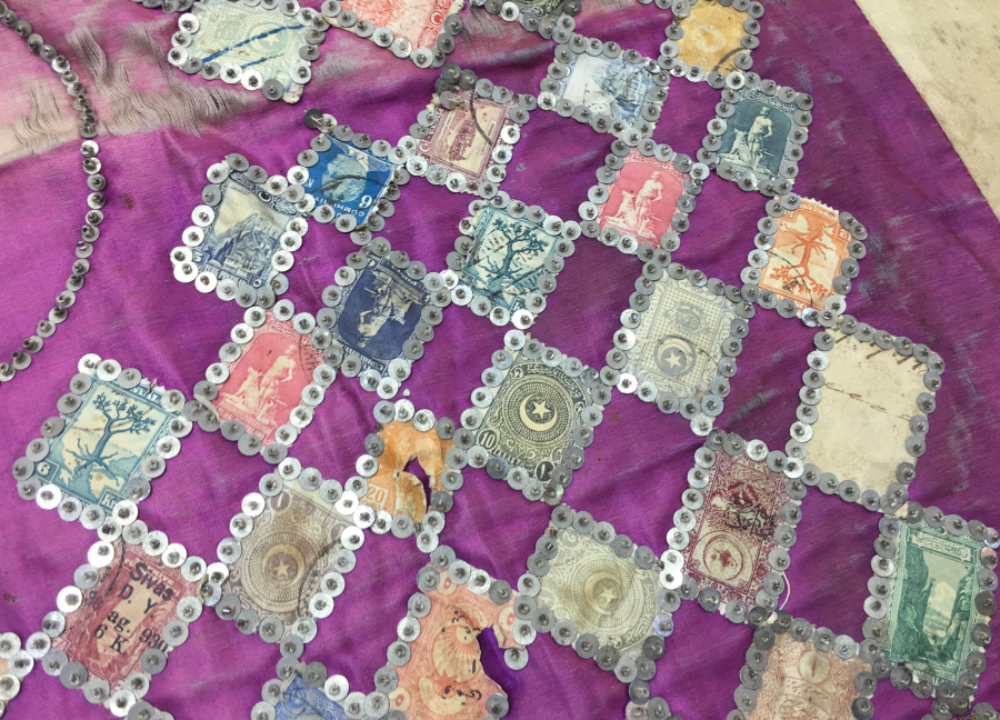 OSMANLI DÖNEMİ İPEK ÜZERİNE PULLARDAN YAPILMIŞ AY YILDIZLI PANO