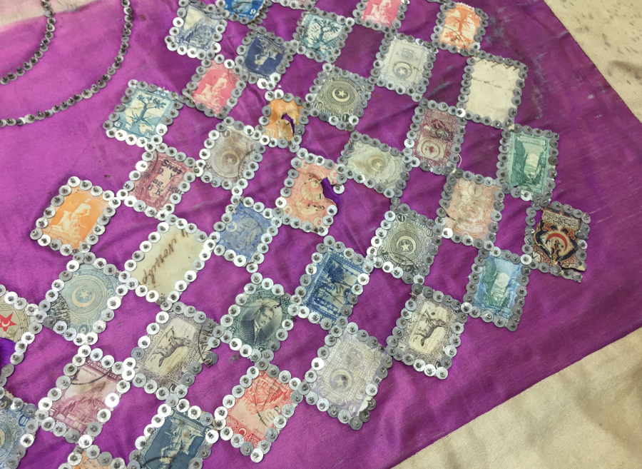 OSMANLI DÖNEMİ İPEK ÜZERİNE PULLARDAN YAPILMIŞ AY YILDIZLI PANO