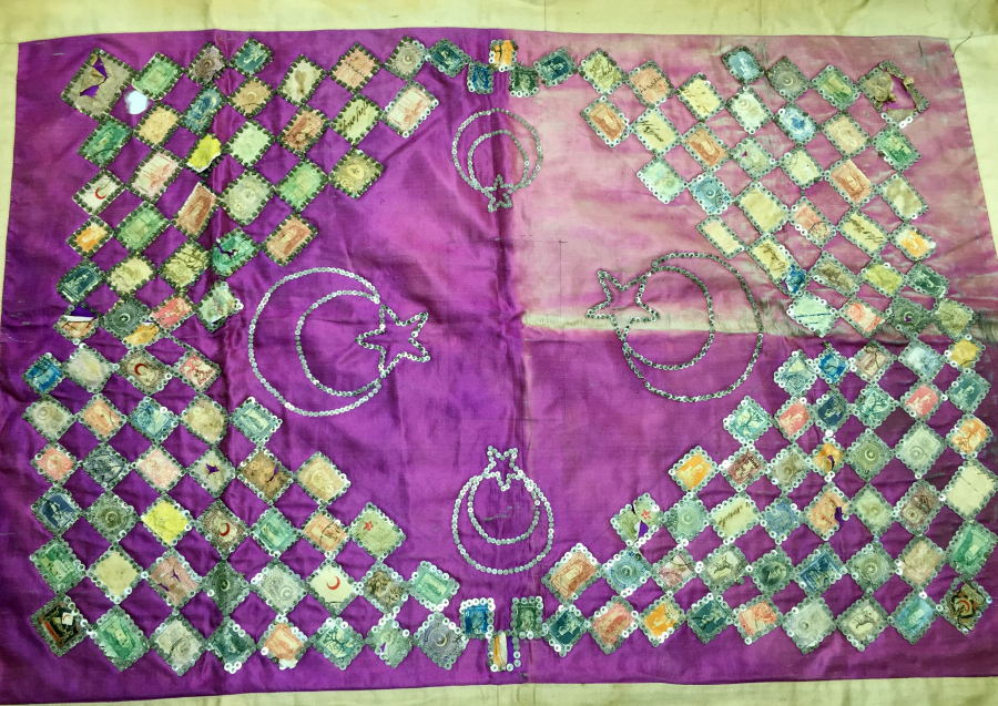 OSMANLI DÖNEMİ İPEK ÜZERİNE PULLARDAN YAPILMIŞ AY YILDIZLI PANO