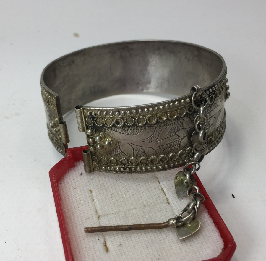 OSMANLI DÖNEMİ KALEM İŞÇİLİKLİ ERMENİ İŞİ GÜMÜŞ BİLEKLİK