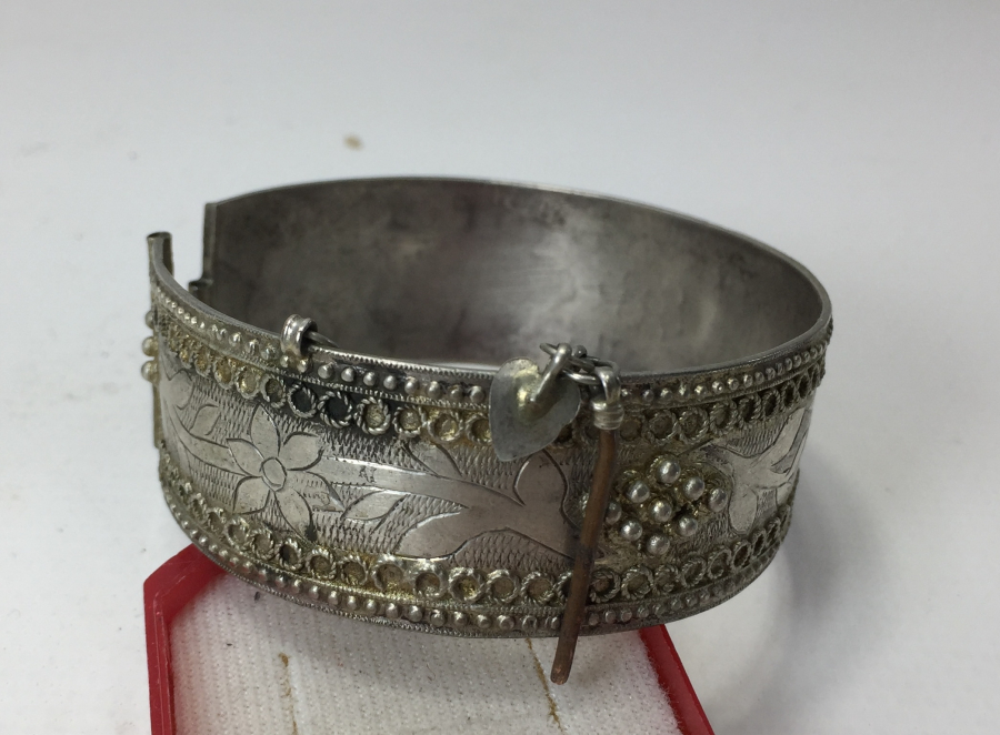 OSMANLI DÖNEMİ KALEM İŞÇİLİKLİ ERMENİ İŞİ GÜMÜŞ BİLEKLİK