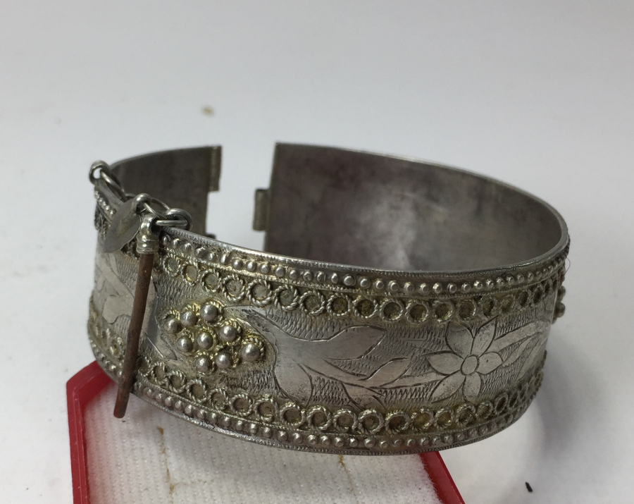 OSMANLI DÖNEMİ KALEM İŞÇİLİKLİ ERMENİ İŞİ GÜMÜŞ BİLEKLİK