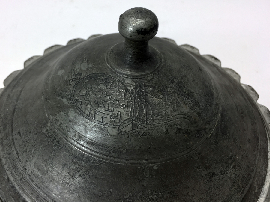 OSMANLI DÖNEMİ SAZ TUĞRALI VE YAZILI NADİR FORMDA TABAK 