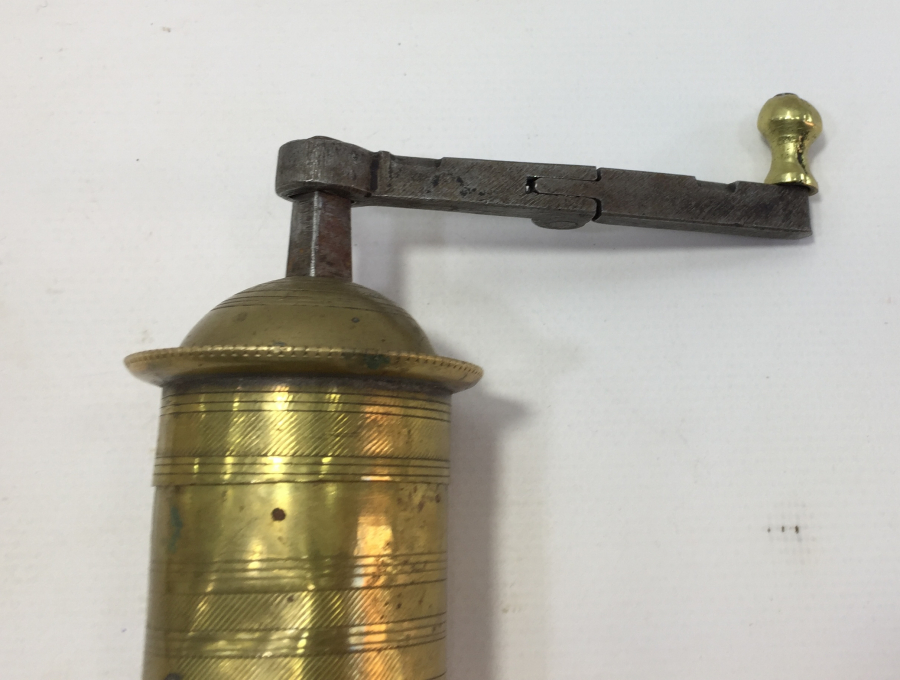 OSMANLI DÖNEMİ ÜZERİ USTA DAMGALI VE YAZILI SÜLEYMANİYE İŞİ KAHVE DEĞİRMENİ