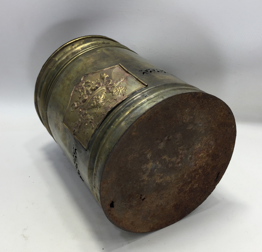 OSMANLI DÖNEMİ ÜZERİNDE RUMCA YAZI BULUNAN NADİR FORMDA DEV BOY KAHVECİ KAMİNETOSU KUTUSU