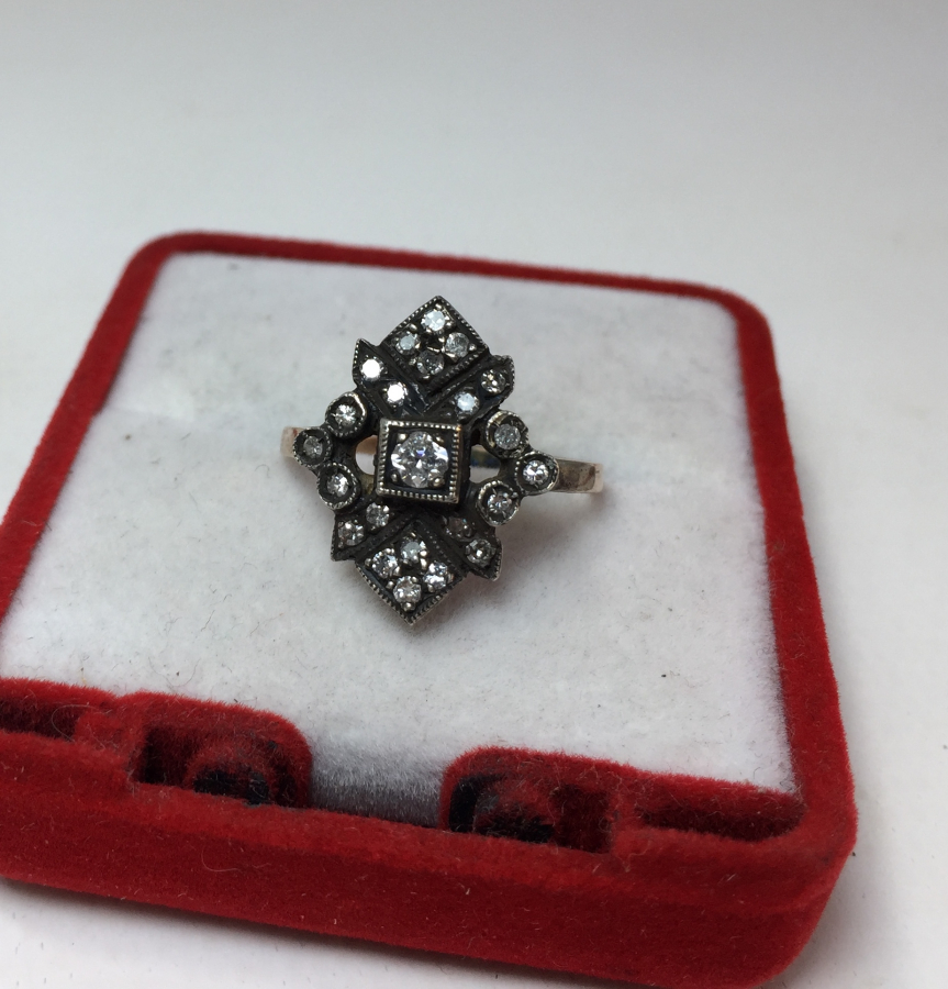 ÖZEL YAPIM ELMAS TAŞLI ALTIN YÜZÜK