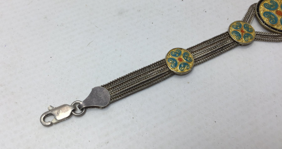 ÜZERİ MİNE VE ALTIN İŞÇİLİKLİ GÜMÜŞ BİLEKLİK