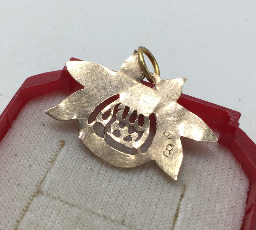 ÜZERİNDE MAŞALLAH YAZILI TESTERE İŞİ ALTIN KOLYE UCU