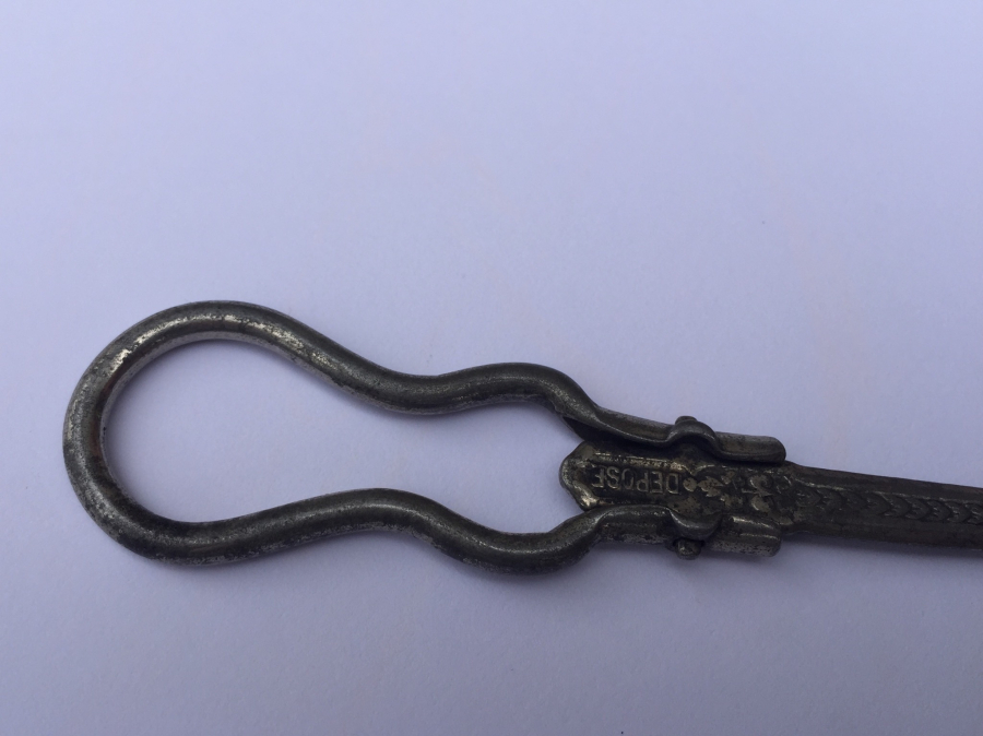 1900 BAŞLARI İŞLEMELİ POTİN BAĞLAMA ALETİ