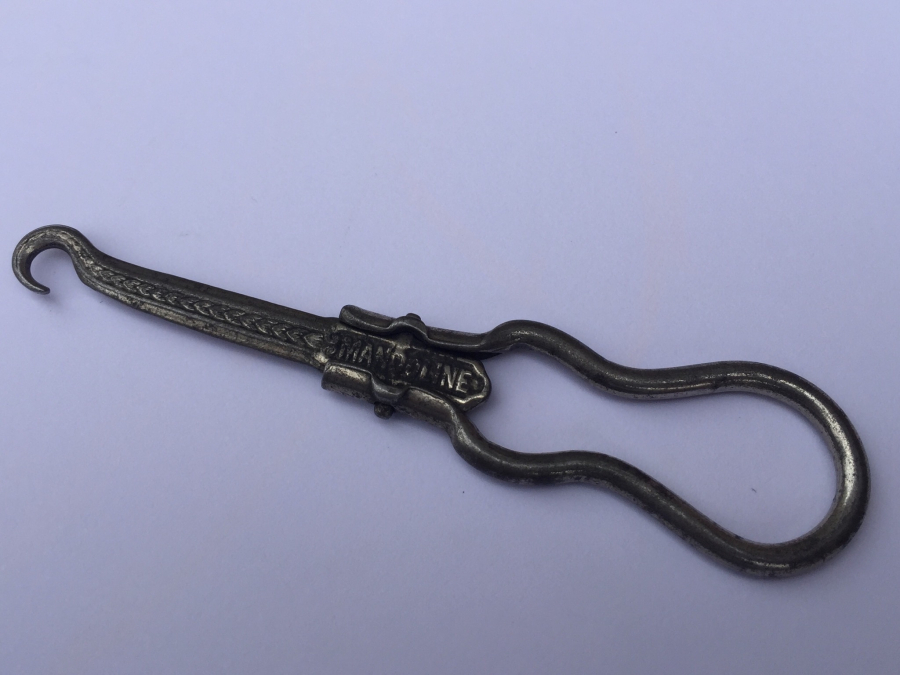 1900 BAŞLARI İŞLEMELİ POTİN BAĞLAMA ALETİ