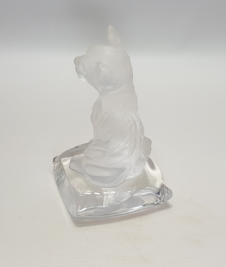 GOEBEL KRİSTAL KÖPEK BİBLOSU 