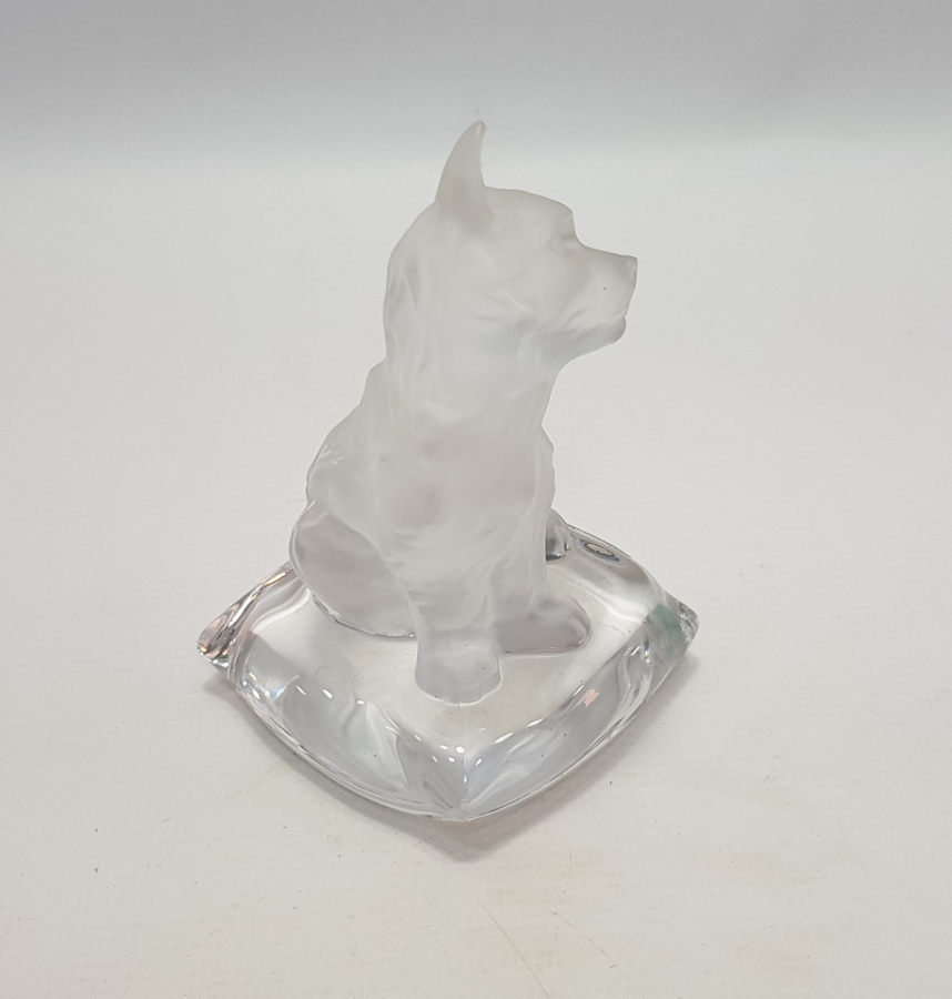 GOEBEL KRİSTAL KÖPEK BİBLOSU 