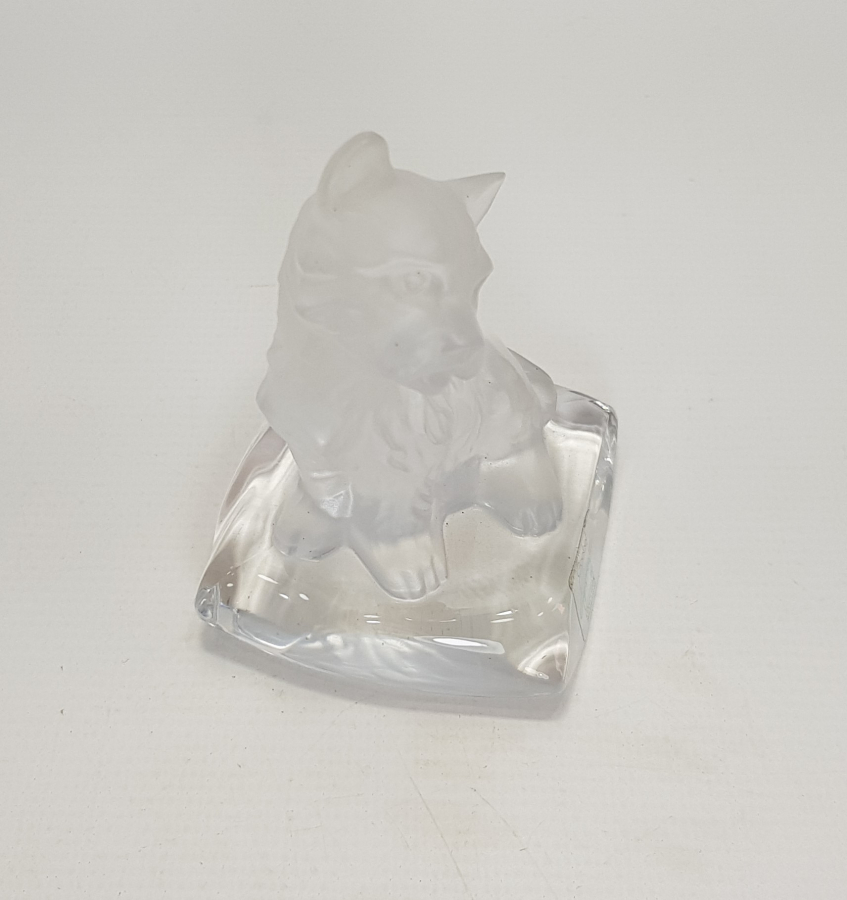 GOEBEL KRİSTAL KÖPEK BİBLOSU 