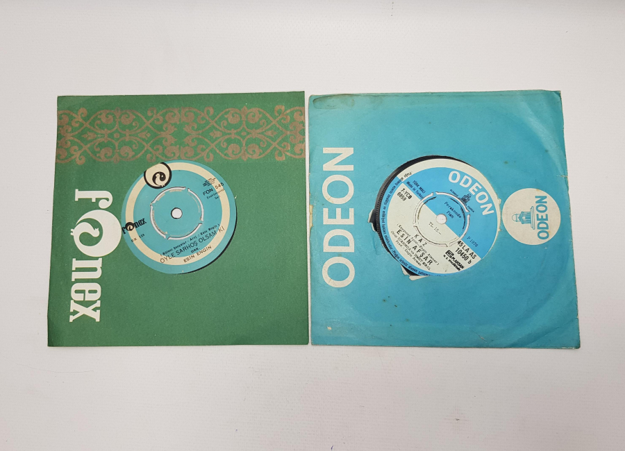 İKİ ADET 45'LİK PLAK 