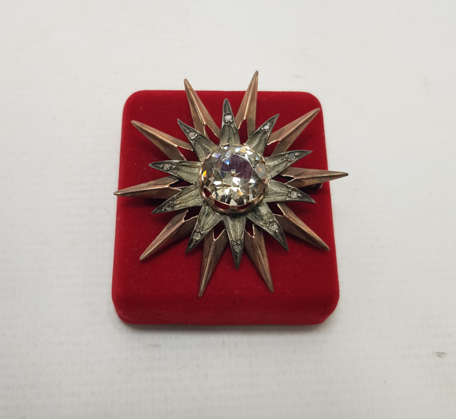 OSMANLI DÖNEMİ ELMASLARLA SÜSLÜ SİTRİN TAŞLI ALTIN BROŞ 